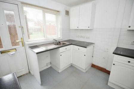 2 bedroom terraced house to rent - Photo 3