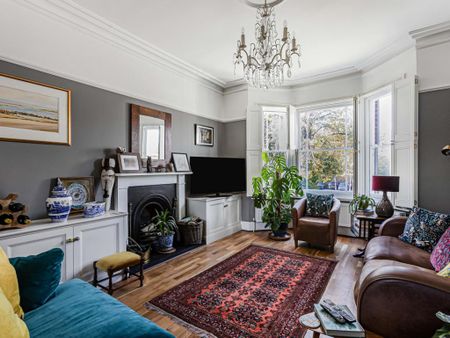 4 bedroom end of terrace house to rent - Photo 4