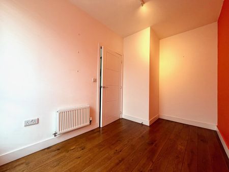 Cambridge CB2 - Photo 3