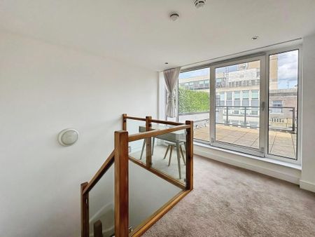 2 bedroom penthouse to rent - Photo 3