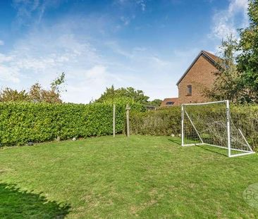 Trinity Hill, Medstead, Alton, Hampshire, GU34 - Photo 1