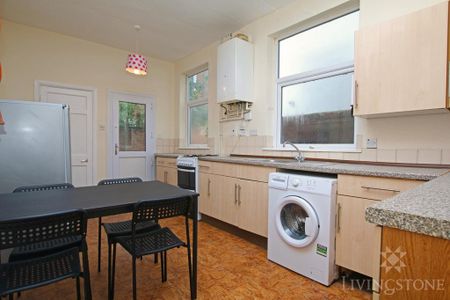 4 bedroom terraced house to rent - Photo 2