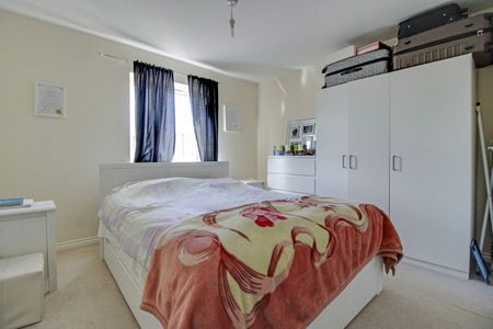 Florey Court, Swindon, Swindon, SN1 - Photo 4