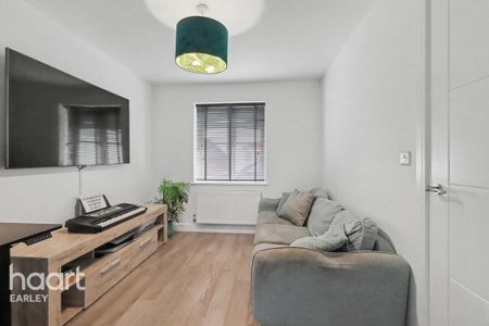 3 bedroom detached house to rent - Photo 3