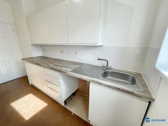 3 bedroom flat to rent - Photo 1