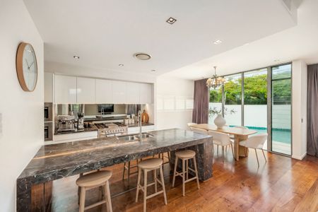 126 Ryan Street, West End QLD 4101 - House For Rent | Domain - Photo 5