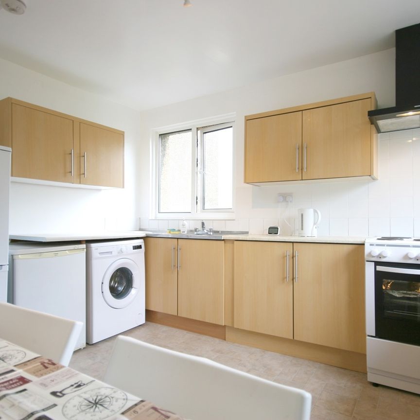 3 Bed Flat, Parkhead Drive, EH11 - Photo 1
