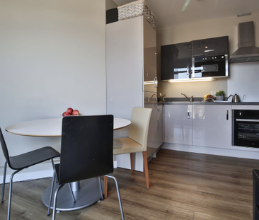 1 bedroom in a flat share to rent - Photo 1