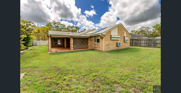 4 BEDROOM BRICK HOME!! - Photo 1