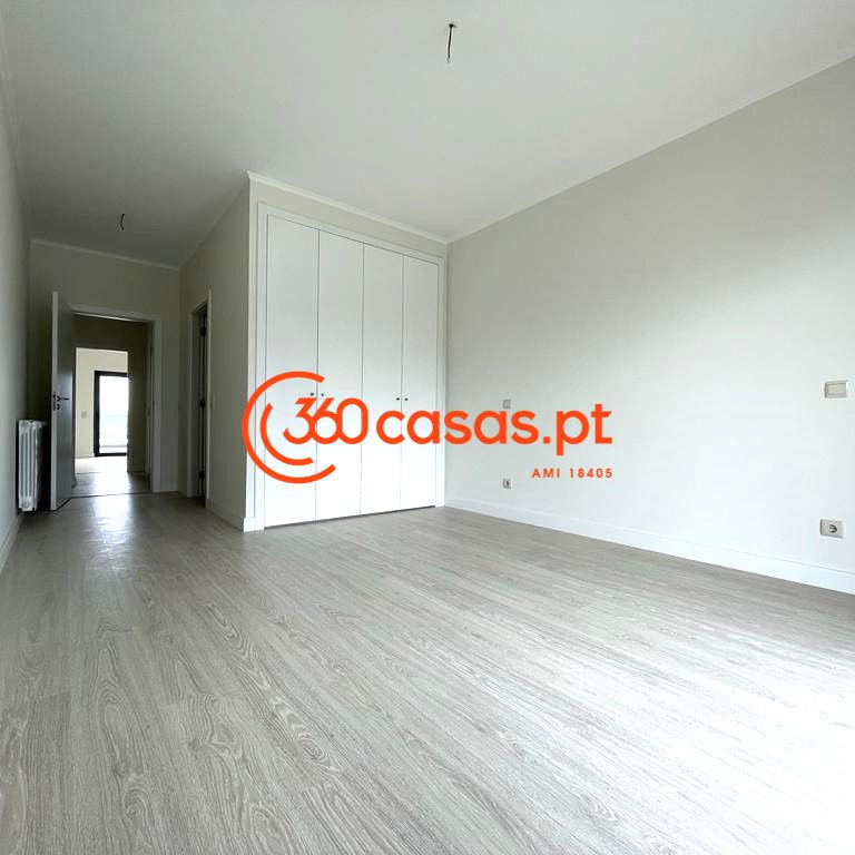 Vende-se Apartamento T3 Novo com garagem e arrecadação em Faro - Photo 1