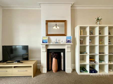 1 bed flat to rent in Victoria Parade, Torquay, TQ1 - Photo 2