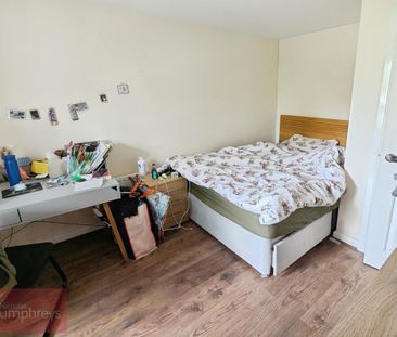 4 bedroom flat to rent - Photo 1