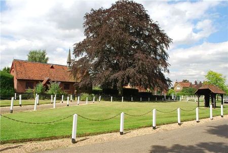 Delightful period terrace cottage within the renowned Childwickbury hamlet - Photo 4