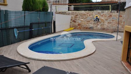 Beautiful 3 bedroom ground floor bungalow with private pool and large garden in Lomas de Cabo Roig!! - Photo 3