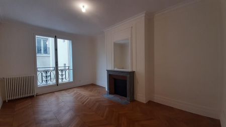 location Appartement T7 DE 304.1m² À PARIS - Photo 3