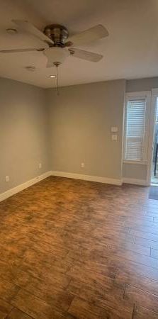 $1,100 - BACHELOR SUITE - Photo 1