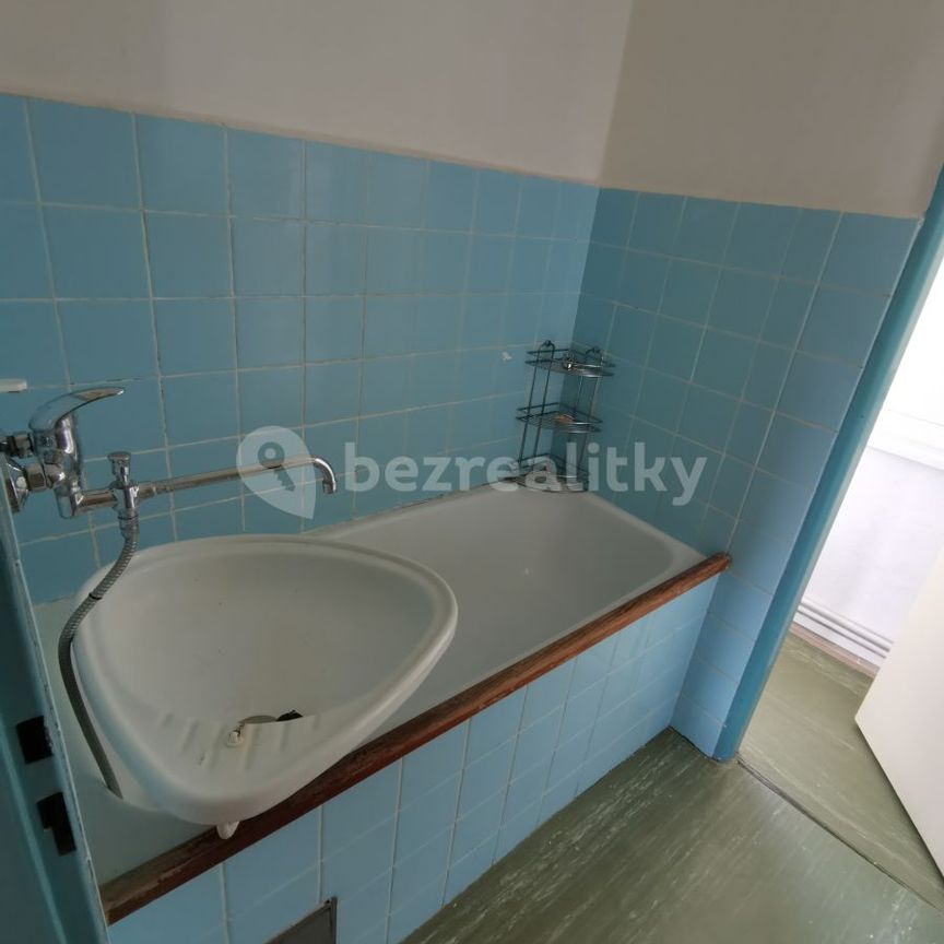 Pronájem bytu 4+kk • 85 m² bez realitkyMolákova, Praha - Karlín - Фото 1