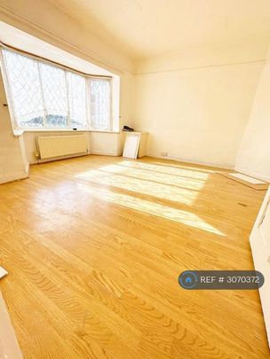 3 bedroom end of terrace house to rent - Photo 1