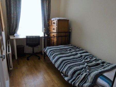 4 bedroom terraced house to rent - Photo 4