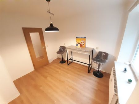 Super schöne renovierte, möblierte Wohnung mit neuer Einbauküche - Foto 3