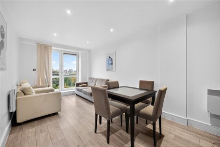 Chiswick High Road, London, W4 5RR - Photo 2