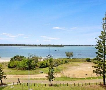 Broadwater Views & Resort-Style Living - Photo 1