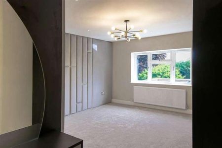 Lichfield Road, Four Oaks, Sutton Coldfield, B74 - Photo 4