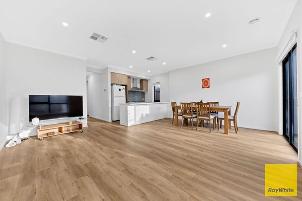 Live Smarter. Live Stylish. Live Here. - Photo 1