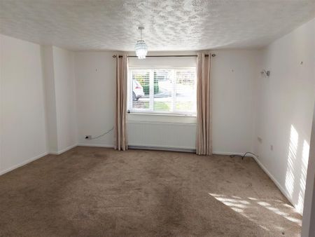 2 bedroom Detached bungalow to rent - Photo 4