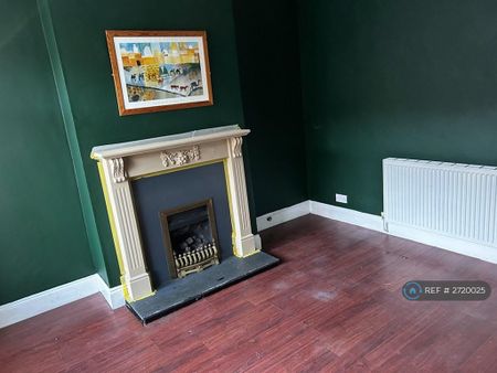 2 bedroom terraced house to rent - Photo 2