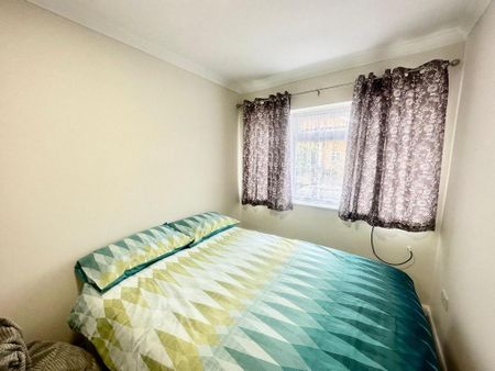 5 bedroom semi-detached house to rent - Photo 5