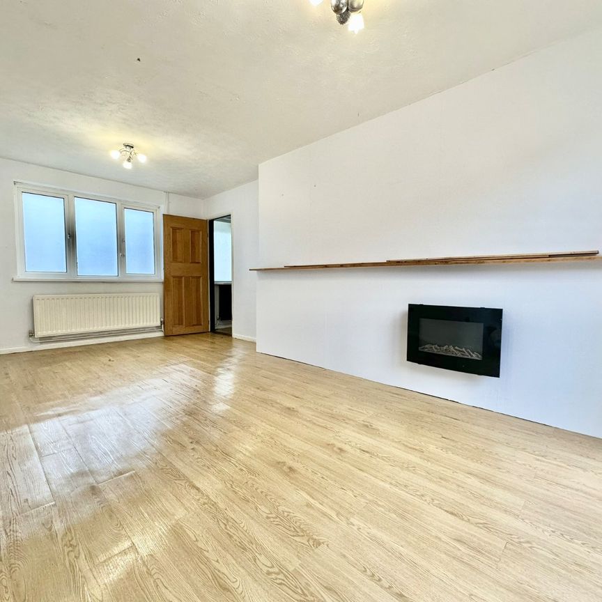 3 bedroom terraced house to rent - Photo 1