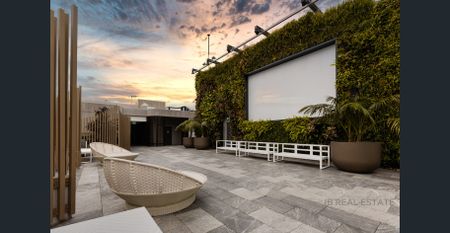 Stunning 3 Bedroom with Apartment in the Iconic "Waterfall by Crown" Complex - Photo 2