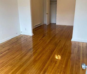 Lachine 3 ½ Disponible a partir du1 mai, 2 balcons, cour - Photo 3