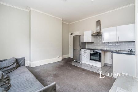 Studio to rent - Photo 3