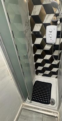 House to rent - Photo 1