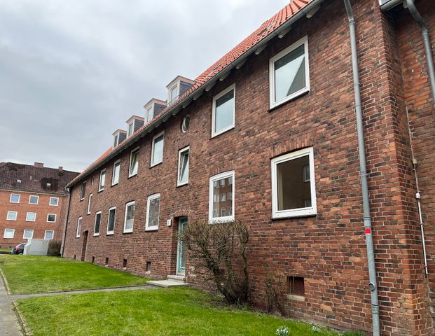 2,5 Zimmer Erdgeschosswohnung mit Balkon - Foto 1