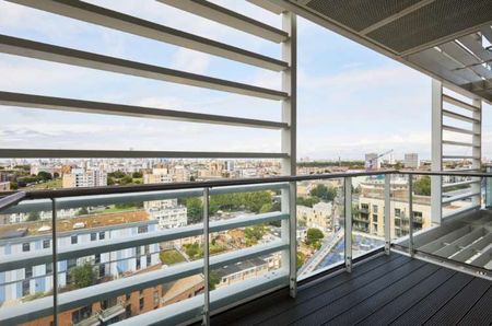 BRAND NEW apartments to rent with stunning city scape views, high spec gym and residents lounge. Be among the first to join us at The Highline! - Photo 2