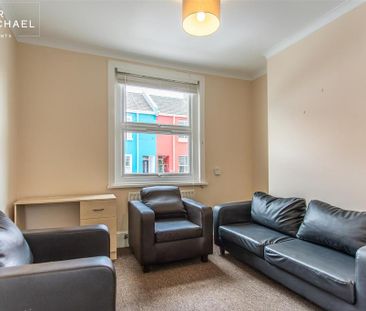 3 bedroom terraced house to rent - Photo 3
