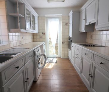 3 bedroom semi-detached house to rent - Photo 2