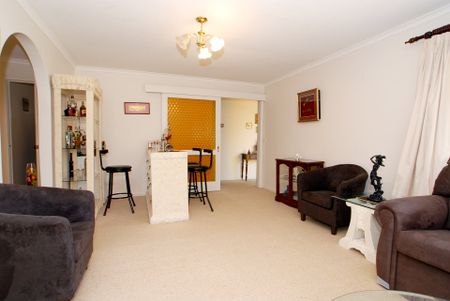 95 King Arthur Drive, Glen Waverley - Photo 4