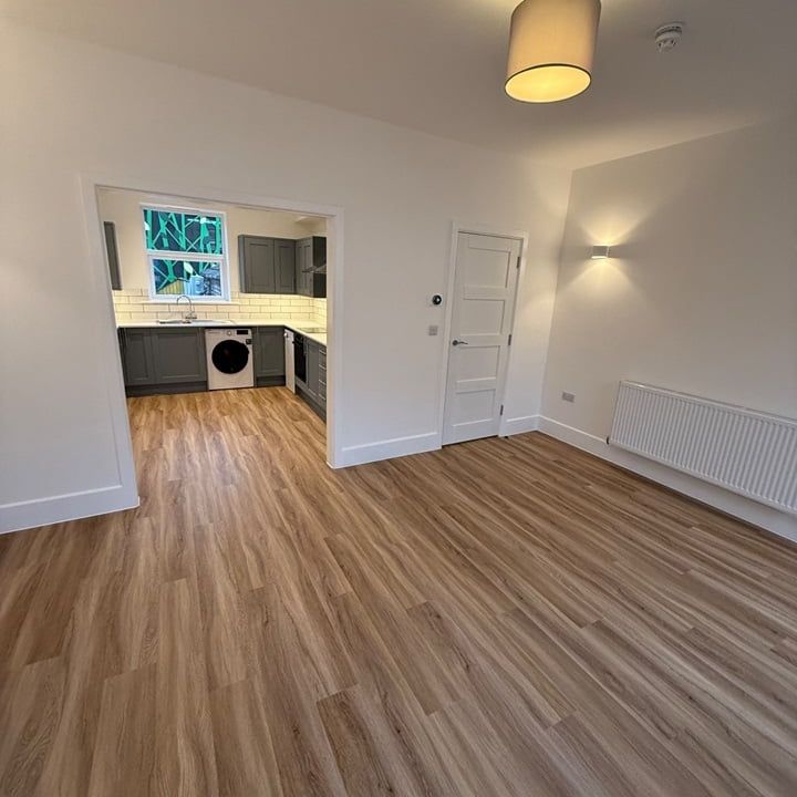 3 Bed Maisonette, The Broadway, SW19 - Photo 1