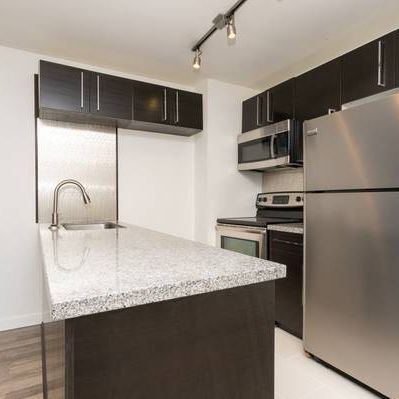 REMAXPM| Location! Cozy and Convenient 1 bed 1 bath in Vancouver West - Photo 1