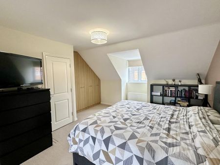 4 bedroom end of terrace house to rent - Photo 4