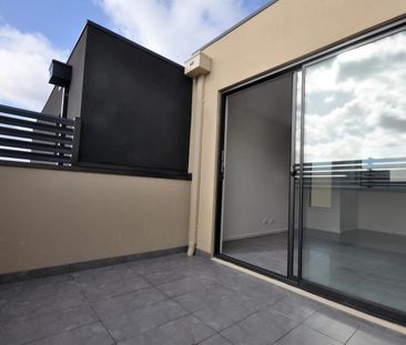 Townhouse In The Heart Of Edithvale - Photo 1