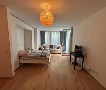 Helle Einraumwohnung mit Gartein Ruhelage - nächst Mariahilfer Straße! - Foto 2