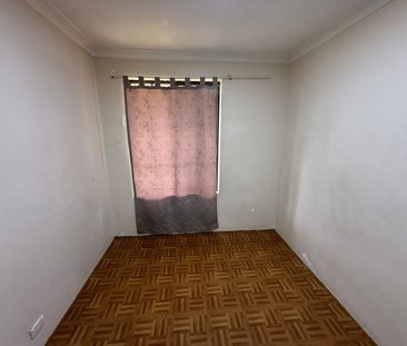 Spacious 3-Bed with Games Room! - Photo 6
