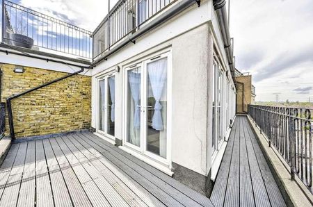 Birdhurst Rd, London, Colliers Wood, Sw, London, SW19 - Photo 2