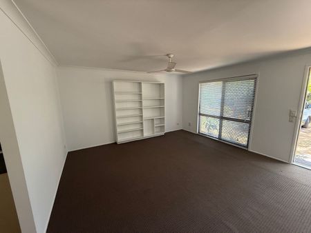 Wow, what a location!! Neat 4Brm home - Walk to Ormiston College - Photo 2