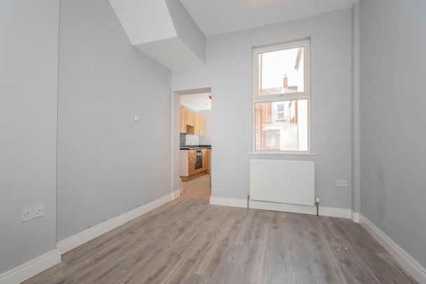 74 Tates Avenue, Belfast, BT9 7BZ - Photo 1